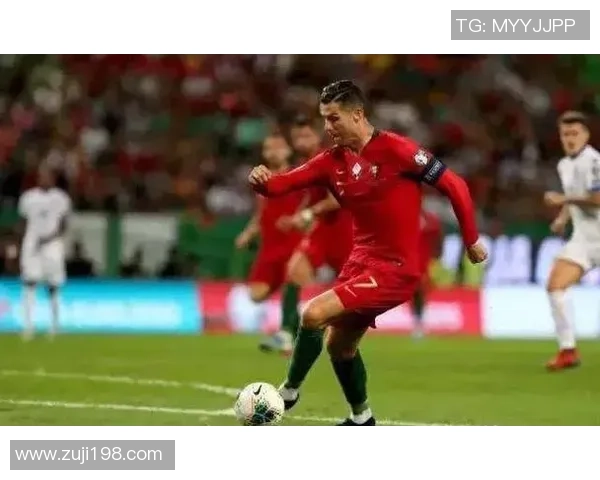 足球明星C罗铜像背后的故事与传奇人生揭秘 足球明星C罗铜像背后的故事与传奇人生揭秘