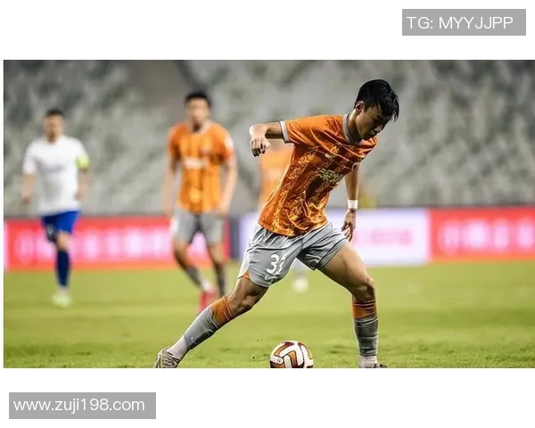 足球明星在香港炫耀风采引发争议引人关注的背后故事